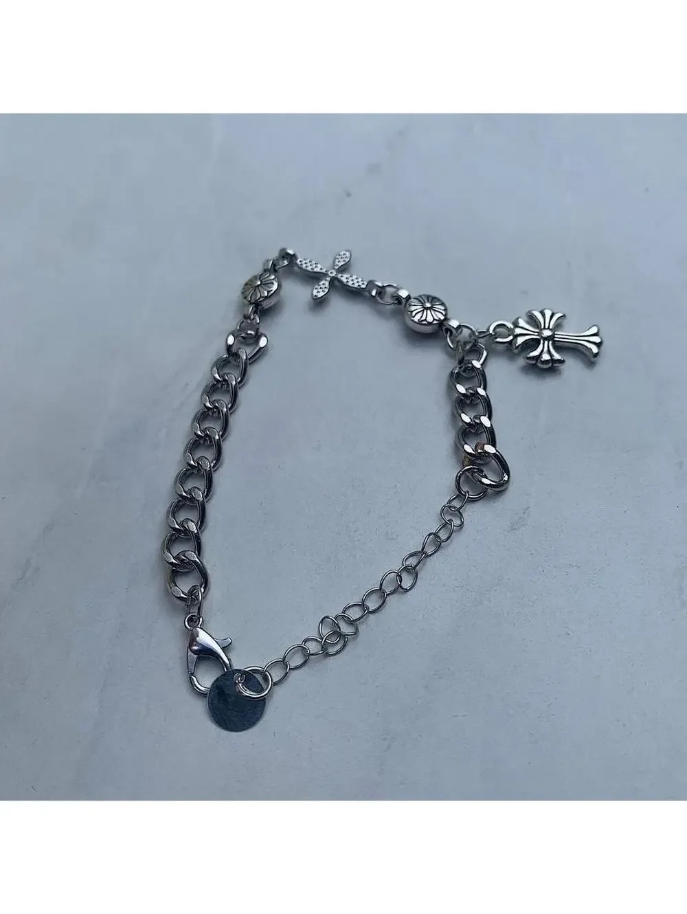Y2k style gothic cross pendant silver bracelet. Comes new. Unisex. Ships from